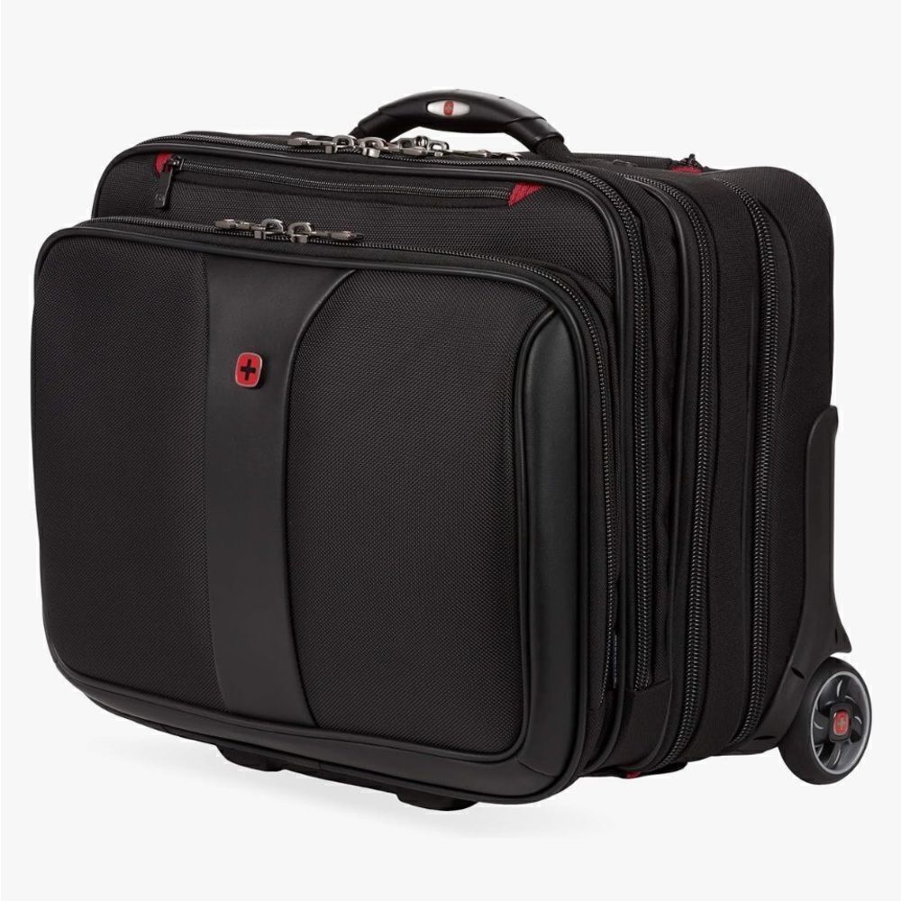 Patriot wheeled travel luggage